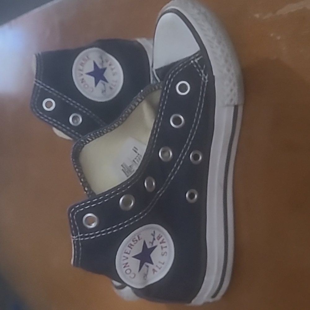 Converse - Picture 2 of 6